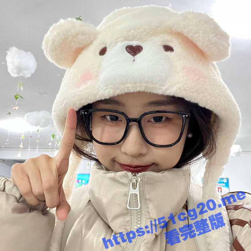 小小年纪逼就被玩废了！安徽医学高等专科学校 杨倩茹 遭网调视频流出 整根胡萝卜没入骚逼！-51吃瓜网