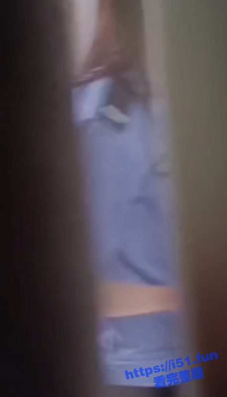 勇士！公安局厕拍 大神秘密潜入公安局偷拍女警花入厕-51吃瓜网