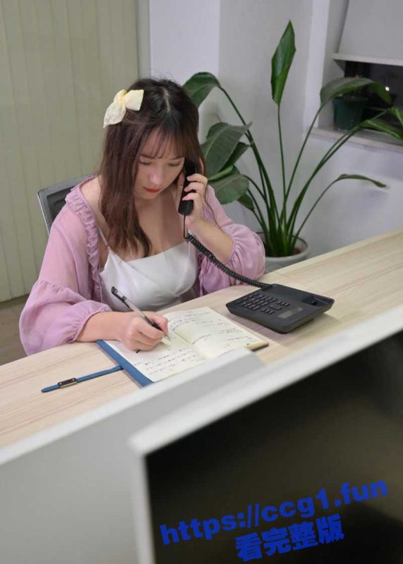 童颜巨乳的顶级嫩模 小唯 先拍摄私房照 然后与摄影师啪啪 鲜嫩可口 无套爆操！-51吃瓜网