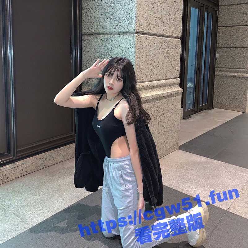 百度云泄密！漂亮的小网红和大屌男友在酒店啪啪做爱视频被全网流出！-51吃瓜网