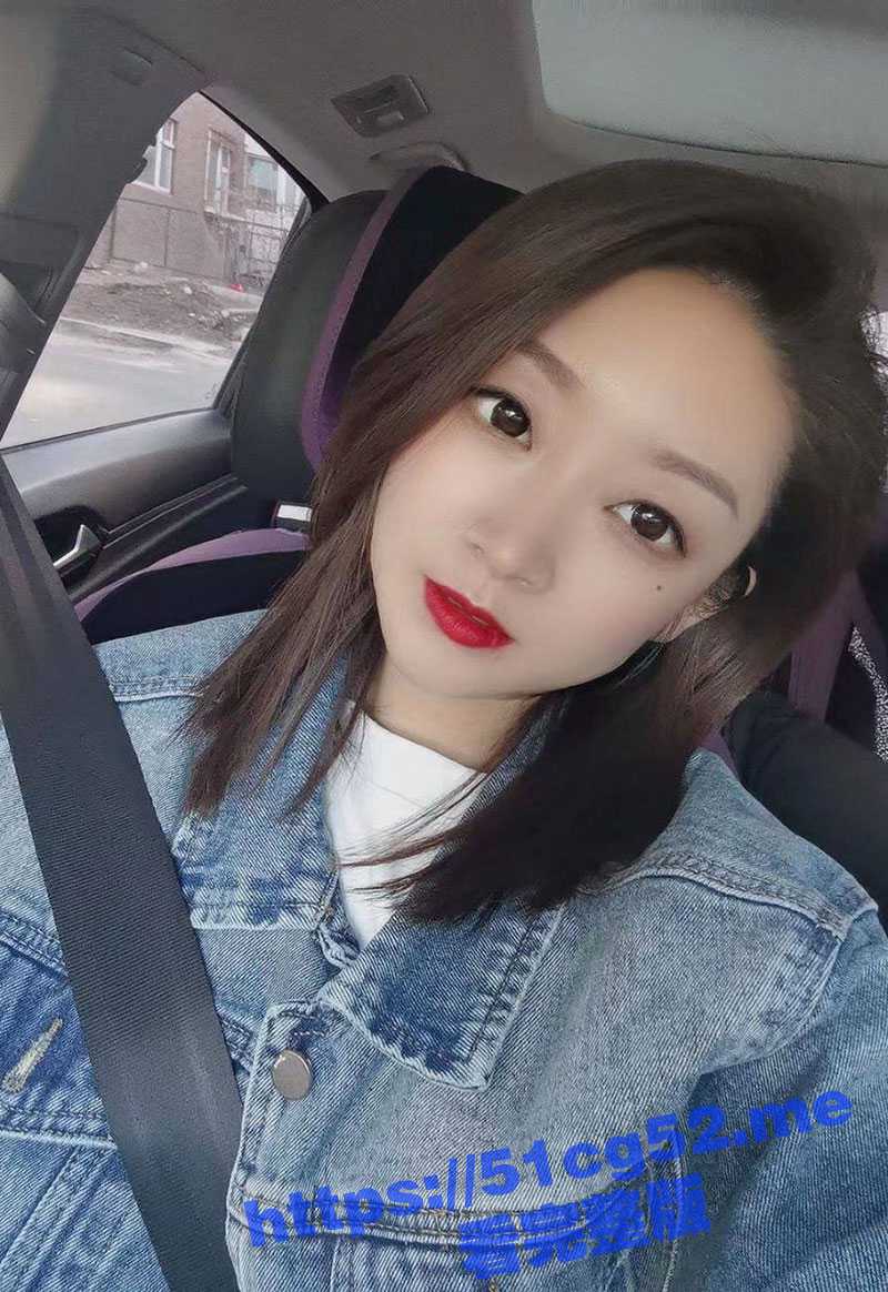 西安极品人妻少妇 因废物老公满足不了自己的骚穴 就去找两位猛男3P把自己的干烂！ - 51吃瓜网-51吃瓜网