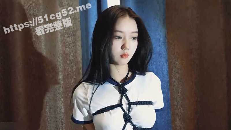 树屋轻调 高颜值的清纯妹子 灵灵 被大姐大捆绑SM调教 挣扎无果后只能默默忍受棒棒的最大功率输出凌辱-51吃瓜网