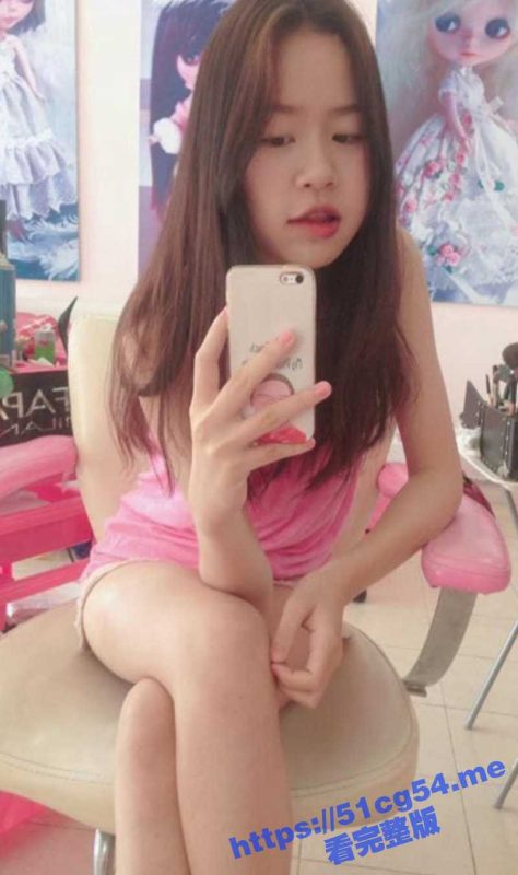 四川师范大学大三反差婊 张颖 自慰视频流出 学姐坐在地上疯狂揉搓自己的肉穴 表情十分的玩味-51吃瓜网