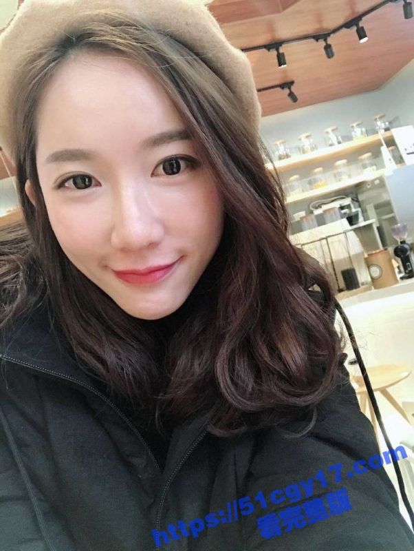 高颜值情侣私拍泄密！黑丝母狗骚气四溢 互舔骑操high翻天 演绎了一场让人脸红心跳的私密盛宴！-51吃瓜网