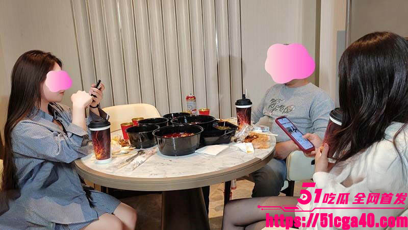 海角淫妻大神 我和娇妻的日常 新作 和大哥的换妻之旅 2男2女的假日温泉酒店狂欢!-51吃瓜网