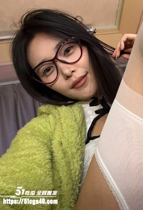 极品主播 yuan度 大尺度骚浪私拍流出 绝美少女尤物玩模拟口交 全裸淫舞用假屌自慰 各种淫荡造型撩翻众人！-51吃瓜网