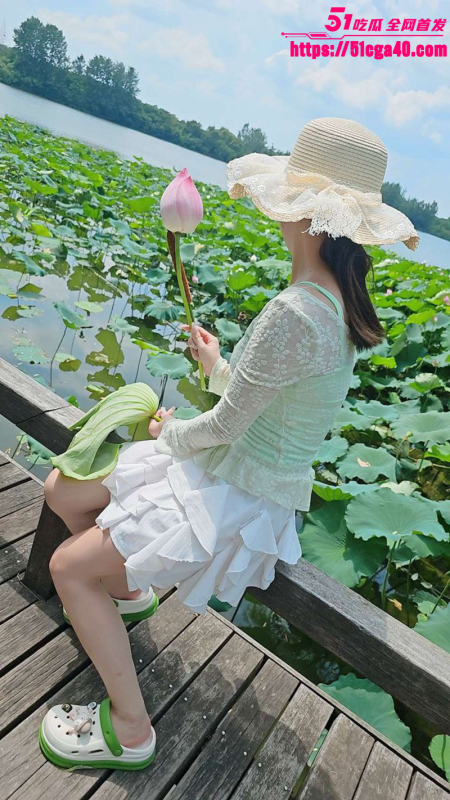 51原创狂情哥哥 带妹妹吃完饭后到公园暴力内射 极品美穴淫水狂喷不止！-51吃瓜网