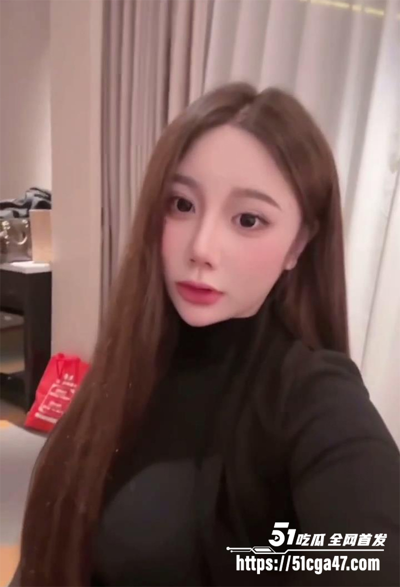 广东大四学生 李羡儿 颜值气质双绝的校园女神 与学弟酒店约炮玩3P 秒变小母狗被无套插! - 51吃瓜网-51吃瓜网