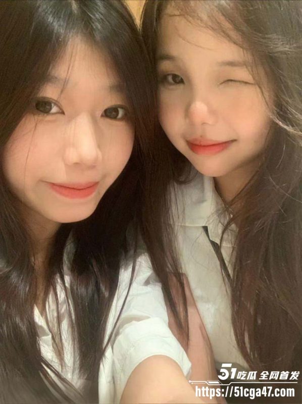 高颜值清纯大一学妹 被精神小伙男友调教全裸出镜 脱下JK水手服沦为母狗发情自慰！-51吃瓜网