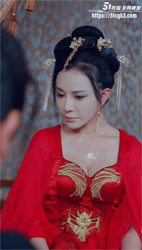 每日短剧《风流御厨》现代年轻主厨意外穿越古代 凭借精湛厨艺逆袭成为商业大亨！-51吃瓜网