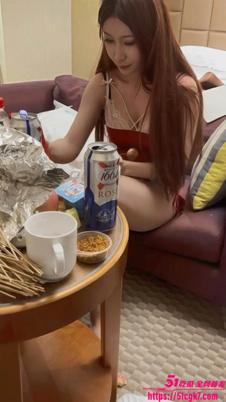 约啪大神 深圳第一深情 约操高颜值贱母狗！巨乳翘臀白皙嫩肤堪称极品 被后入猛干 肉鲍喷水不止！-51吃瓜网