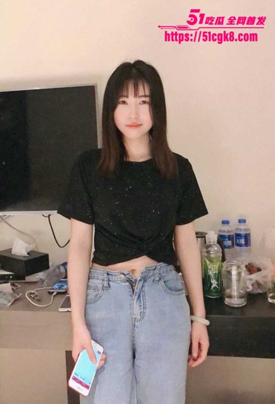 西安小学老师 李梦 不雅视频流出！清纯嫩妹玩成反差母狗 全裸沐浴露脸足交 爆操内射大玩肛交 贵在真实！-51吃瓜网