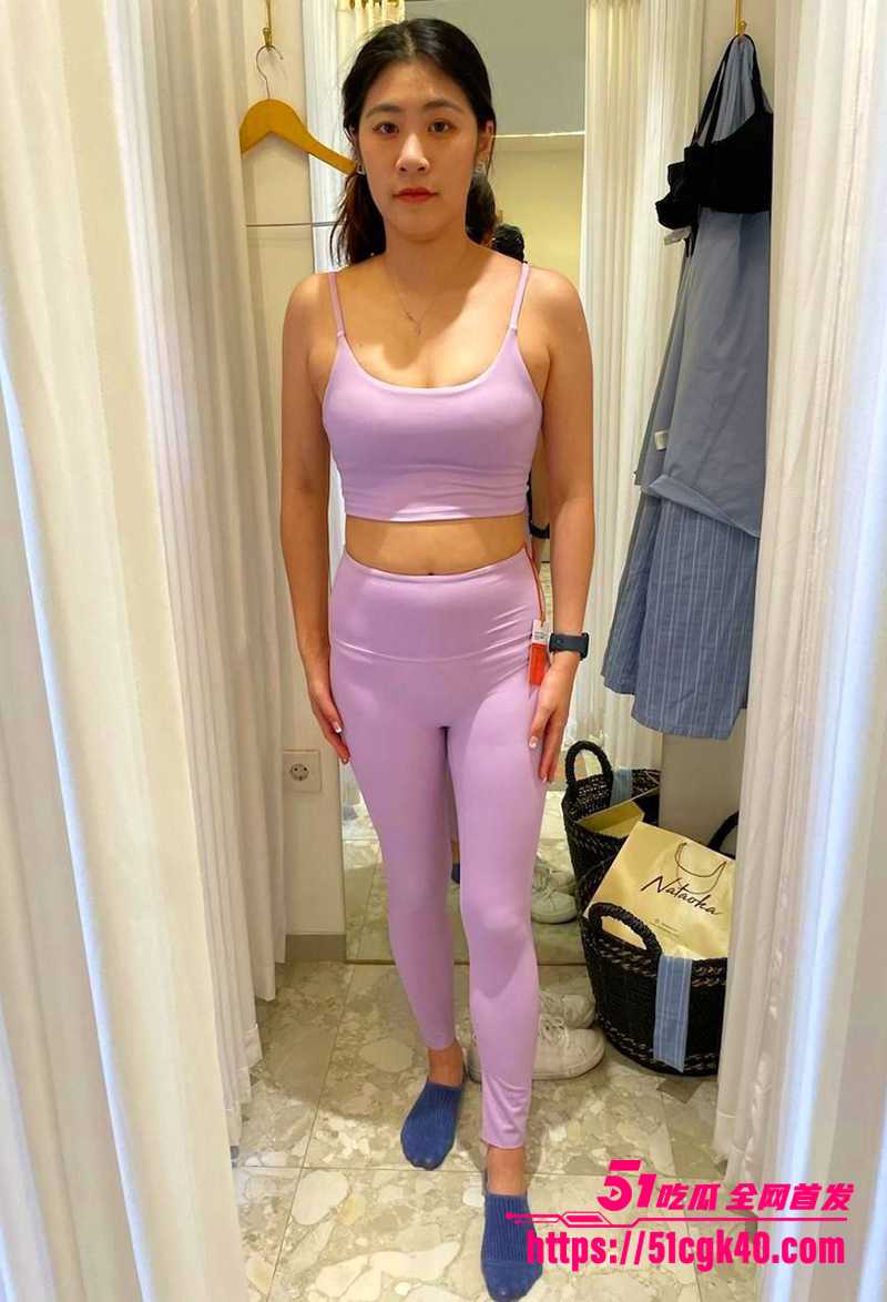 风骚气质人妻不雅视频流出 反差少妇出轨彻底放荡 露脸狂舔主人肉棒 足交撩骚被无套爆操 ！ - 51吃瓜网-51吃瓜网