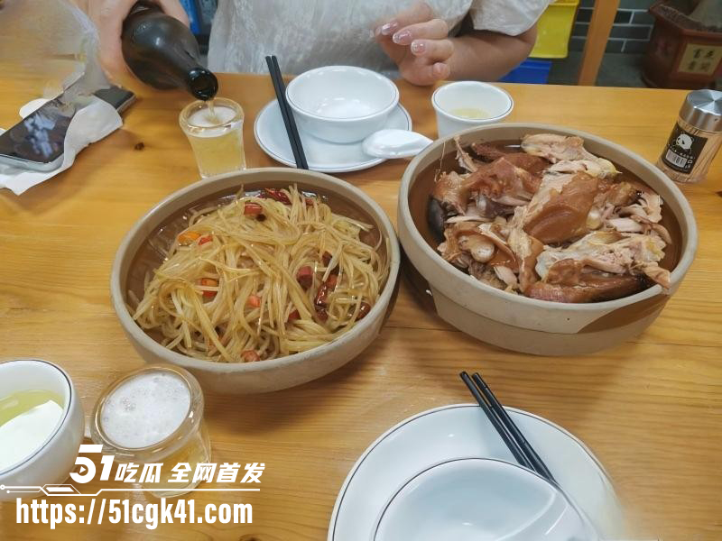 乱伦大神 妈妈的味道 酒后成功开发干妈屁股 首次进入紧窄菊花 第一视角完美呈现！-51吃瓜网