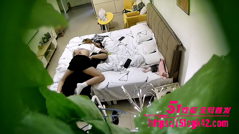 大学城附近公寓偷拍精选 精神小妹与男友激情性爱 女上位骑乘疯狂榨精！-51吃瓜网