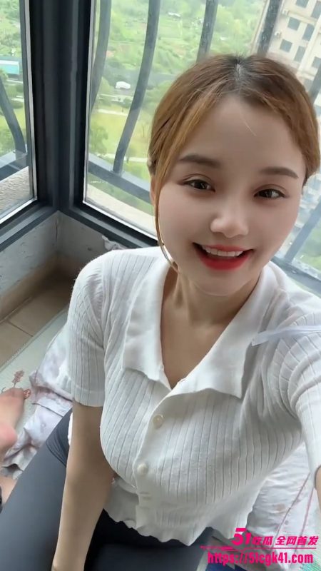 快手宝妈 留守美少妇 居家卖骚 一对一巨乳言语挑逗 丝袜翘臀撩大哥撸管 淫荡尺度硬爆屏幕!-51吃瓜网