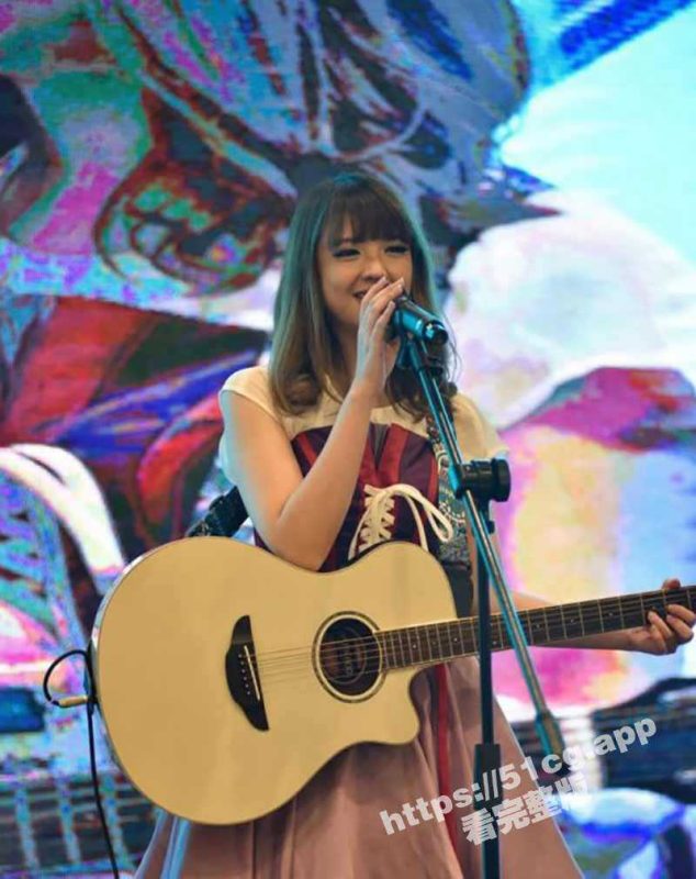 新加坡网络女歌手「Amanda」黑历史流出-51吃瓜网