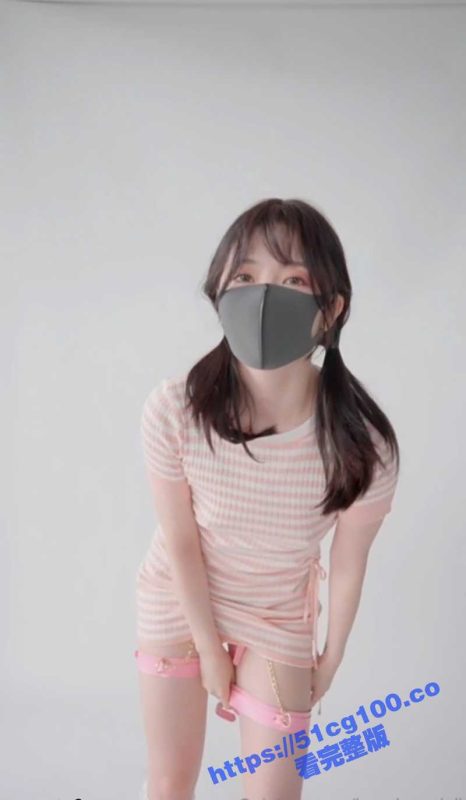 火爆全网 玩偶姐姐 HongKongDoll 最新私拍作品 魔术表演！寂寞少女独自抽插嫩穴！-51吃瓜网