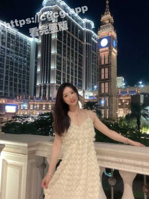 广州私房模特 蜜桃臀女神 小比同学 漂亮反差婊 带露脸口交和健身教练偷情视频流出！-51吃瓜网