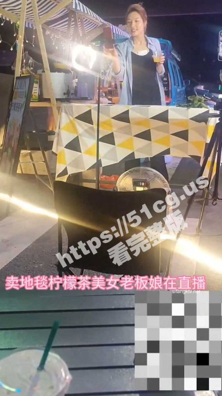 厕所闯拍 偷拍卖冰粉妹子 隔着门板喊话 妹子的骚逼屁股真好看 听声音都能感受到妹子的崩溃-51吃瓜网