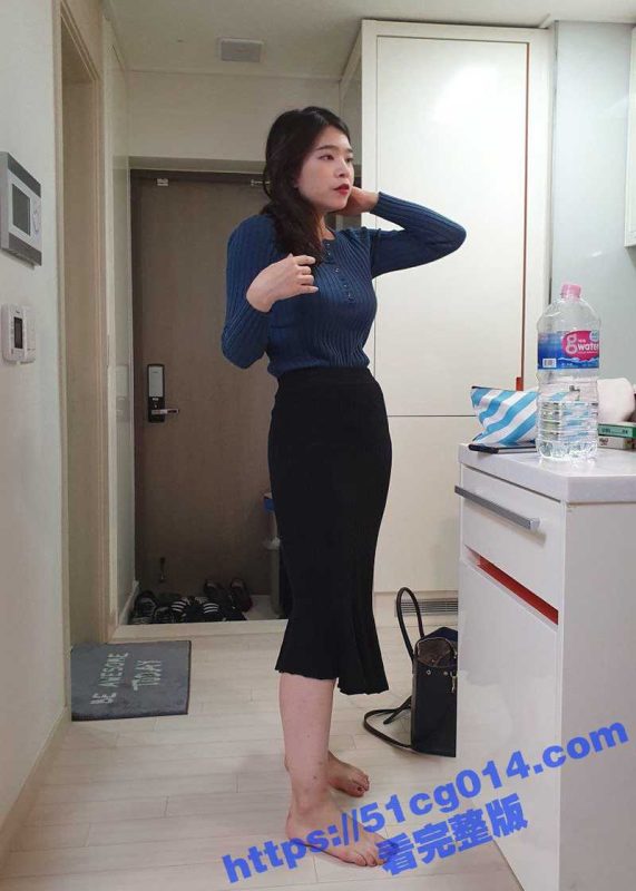 韩国经理把公司女下属调教成性奴隶   酒店内花样玩弄 胸前那两个大奶超级抓人眼球！-51吃瓜网