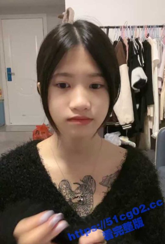 满身纹身小姐姐 周末和黄毛直播操逼 主动吮吸长屌 骑乘位深插 第一视角后入蜜桃臀！-51吃瓜网