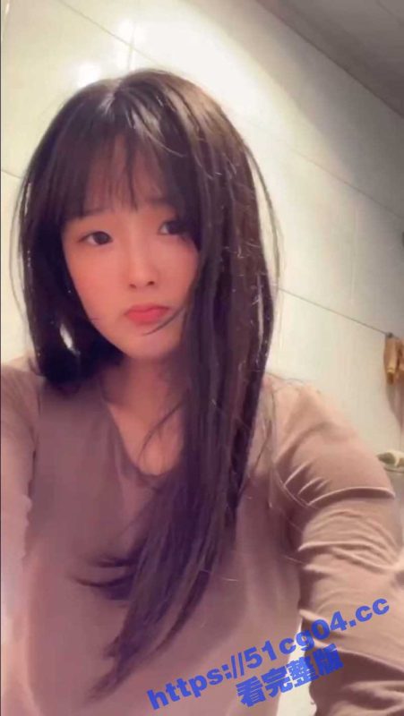 艺术学院 陈美 被假冒的星探忽悠 心里做着明星梦 主动脱光衣服 展示身材给大家欣赏-51吃瓜网