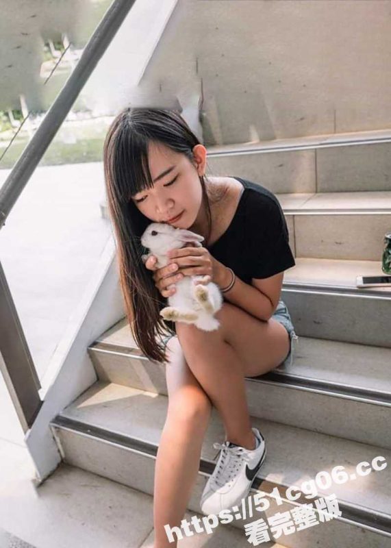 台湾健行科技大学嫩妹和男友自拍小视频流出 娇小的身材没想到奶子这么大！-51吃瓜网