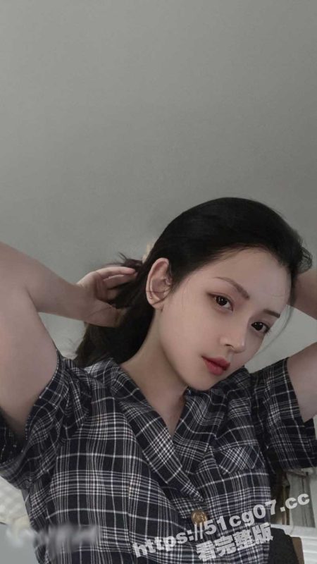 极品白嫩人妖学生妹猫不易 对舔舐大肉棒情有独钟 颜值极品异常风骚 绝对能把你掰弯！-51吃瓜网