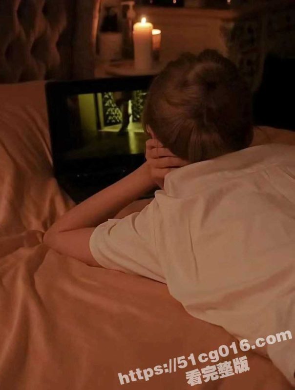 重庆渝北区气质女神24岁C罩杯小姐姐 娜娜 各种情趣被金主玩肏 电动小马达 一插进去就剧烈摇晃-51吃瓜网