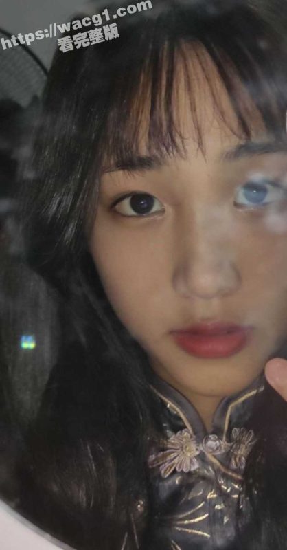 百度云泄密 冒充网红经纪人忽悠一急需用钱的嫩妹脱光面试看是不是处女 很好奇是怎么忽悠到让其掰开小穴！-51吃瓜网