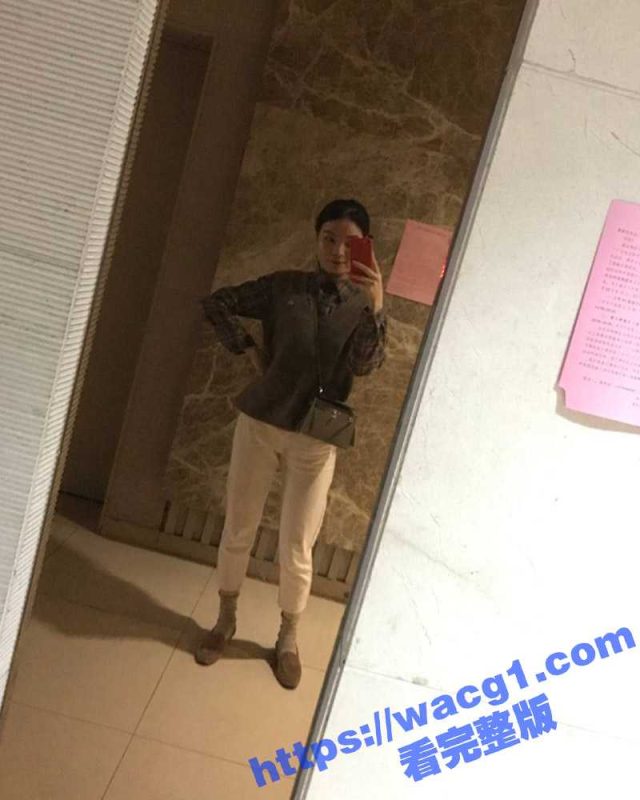 重庆人妻荡妇 李沐嵘 人到中年性欲越大 自拍大量裸体淫照和扣逼视频 内心极度渴望男人的眷顾-51吃瓜网