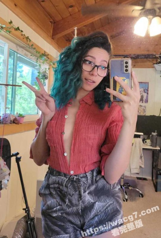 美国网红美女BobaBitch 学校全裸露出 教学楼内一丝不挂休闲漫步！-51吃瓜网