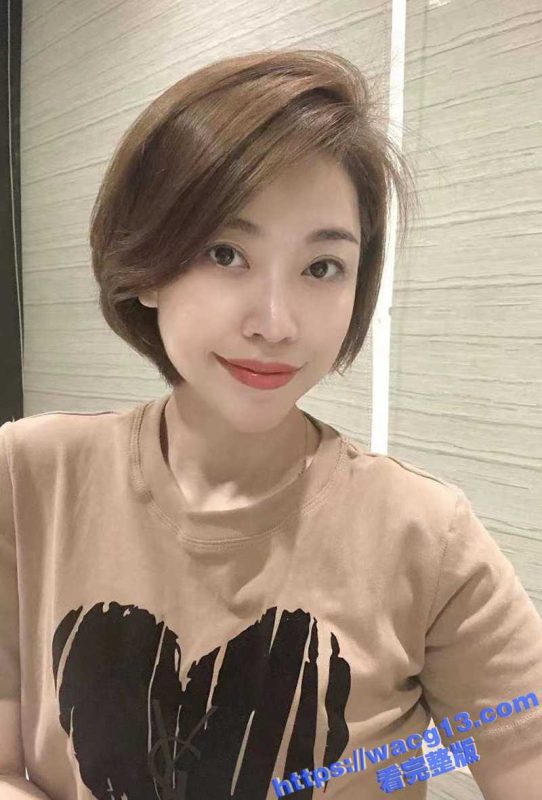 日本气质少妇 被绿帽奴老公 带去给男同事无套狂操 姿势百变白浆横流 绿帽奴全程录像 还幻想是自己操爽娇妻！-51吃瓜网