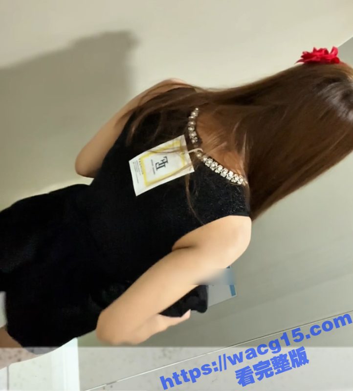 偷拍大神潜入教学楼女厕 抄底几个性感学姐 竟然还有极品白虎逼 这小穴流出来的 是精液么-51吃瓜网