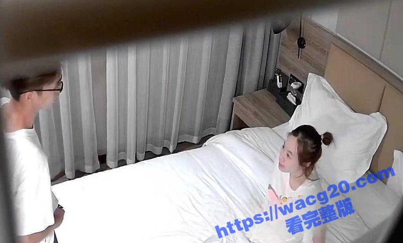 酒店摄像头偷拍 清纯校花放学背着书包开房 跟男友白嫩身材 各种姿势啪啪 口爆舔净 姿势花样真的多-51吃瓜网