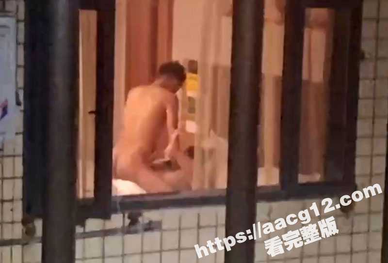 广州民宿狗男女偷情全程被偷拍 情夫卖力打桩 骚女人妻被按双腿猛操 邻居惊叹偷窥 场面极其香艳 - 51吃瓜网-51吃瓜网