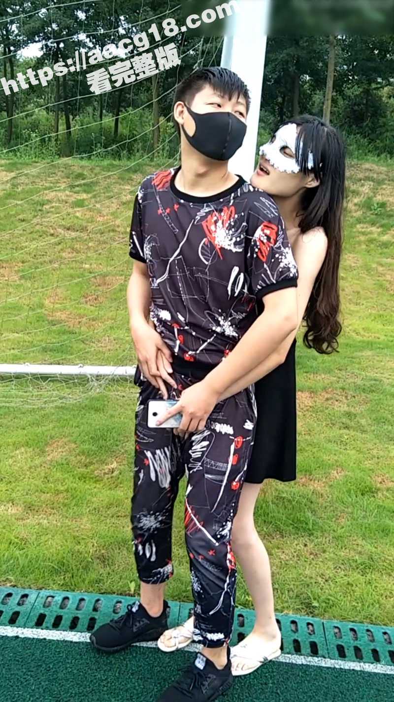 性感骚婊尤物女神 小喵 腰部以下全是腿户外露出 操场做爱强制口暴淫荡至极！ - 51吃瓜网-51吃瓜网