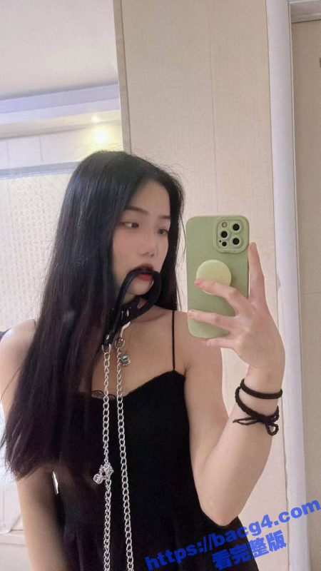 黑长直反差婊被炮友网调视频流出 狗盆吃饭 玩弄骚穴淫叫不停 人前清纯女神 人后淫荡母狗！-51吃瓜网