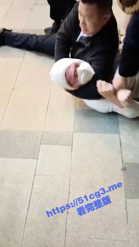 哪位瓜友有这种爱好？绵阳一男子穿JK丝袜耍流氓被抓！-51吃瓜网